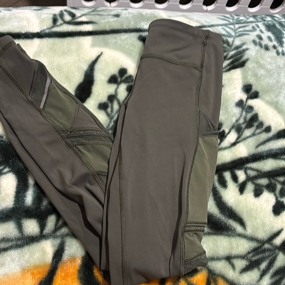 Green lululemon leggings - Picture 1 of 2